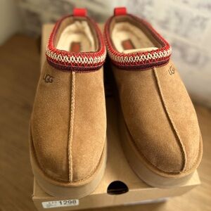 UGG Tazz Platform